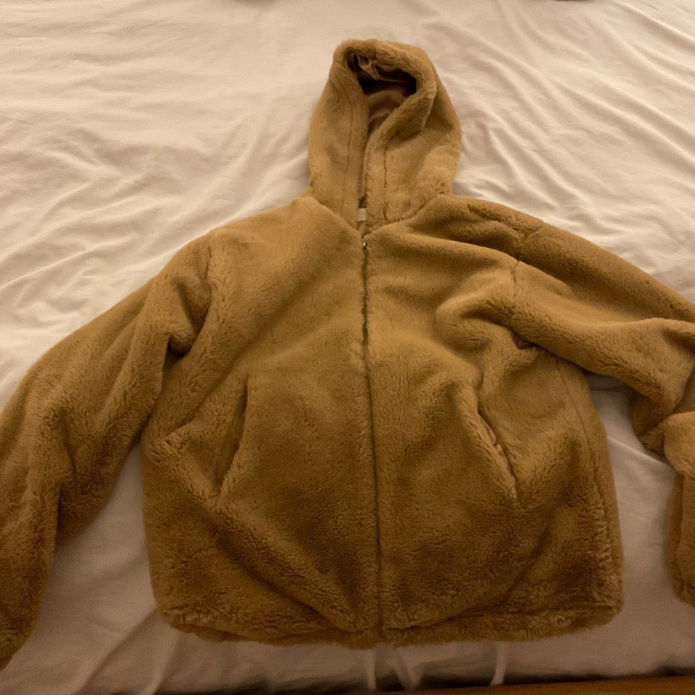 Fuzzy hoodie with cozy silky feeling lining